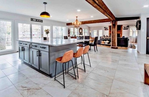 Raleigh Casa | 》Breathtaking Lake WaterFront Home Retreat w Pool《