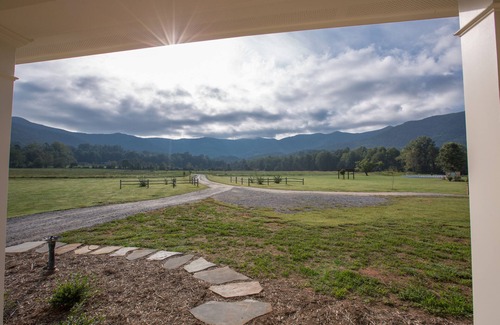 Young Harris Casa | Breathtaking mountain views from your front porch