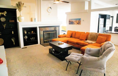 Ramona Casa | Breathtaking Mountain House with great trails & amenities - Sleeps 14!