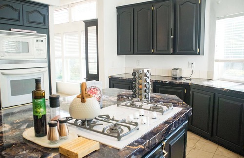 Ramona Casa | Breathtaking Mountain House with great trails & amenities - Sleeps 14!