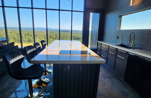 Royal Apartamento | Breathtaking Mountain View Studio Suite