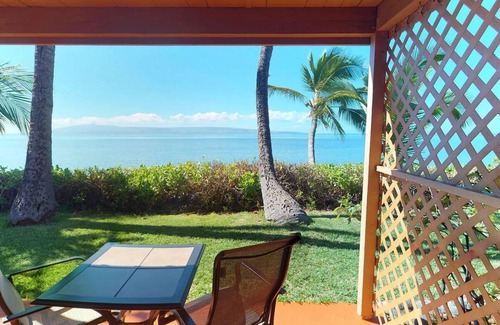 Kaunakakai Casa | Breathtaking Ocean Front Room w/ Porch | Romantic Couple Getaway