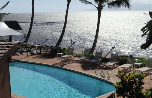 Kaunakakai Casa | Breathtaking Ocean Front Room w/ Porch | Romantic Couple Getaway