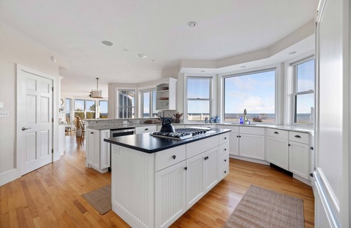 Kennebunk Casa | Breathtaking Ocean Front Home With Pool