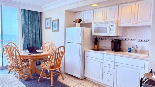 Ortona Park Apartamento | Breathtaking OCEAN FRONT Condo in Daytona Beach