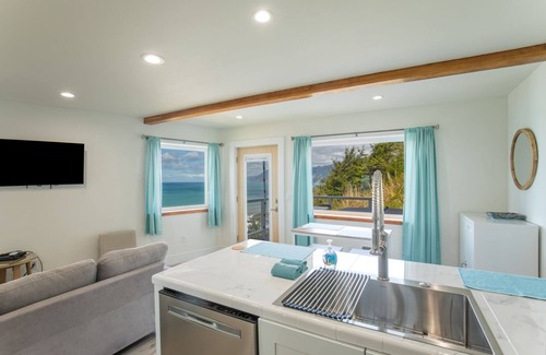 Shelter Cove Condominio | Breathtaking Oceanview! by OceanviewHotTubs Monthly Minimum