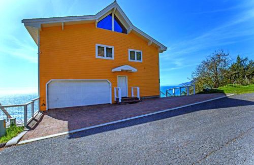 Shelter Cove Apartamento | Breathtaking Oceanview! by OceanviewHotTubs Monthly Minimum