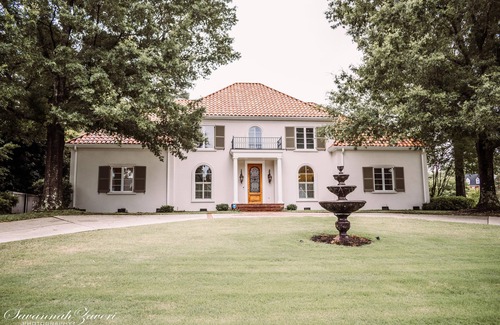 Martinez Villa | Breathtaking Old-World Italian Villa for families and romantics