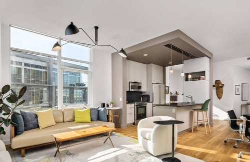 Northwest Portland Casa | Breathtaking Panoramic Views of Mt. Hood, Willamette River, & City, Pet Friendly + Reserved Parking