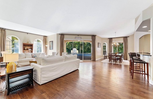 Bay Isle Casa | Breathtaking Pet Friendly 4Bed Home w Private Pool!