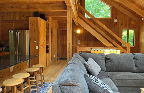 Lanesborough Casa | Breathtaking Post & Beam minutes from Jiminy Peak, Williamstown, Lenox & hiking