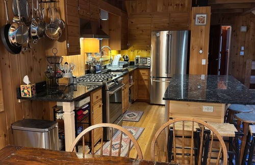 Lanesborough Casa | Breathtaking Post & Beam minutes from Jiminy Peak, Williamstown, Lenox & hiking
