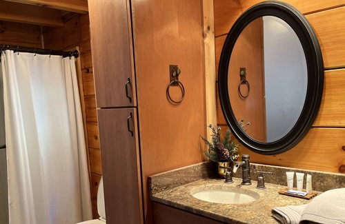 Galax Cabina | Breathtaking River View/Cozy Log Cabin
