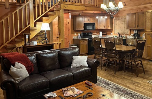 Galax Cabina | Breathtaking River View/Cozy Log Cabin