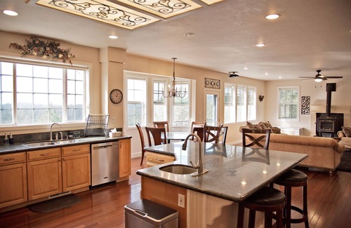 Colfax Casa | Breathtaking Sierra Foothills Sunset Views w/hot tub, volleyball, and EV charger