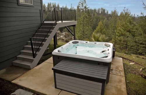 Colfax Casa | Breathtaking Sierra Foothills Sunset Views w/hot tub, volleyball, and EV charger