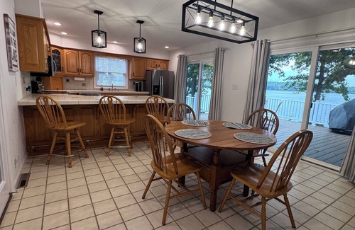 Hardin Casa | Breathtaking single story 2-bedroom 2-bathroom Kentucky Lake home!