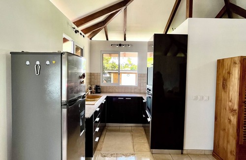 Paea Casa | Breathtaking Sunsets: Cozy Bungalow on the Lagoon, private getaway