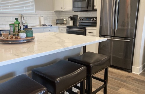 Graford Condominio | Breathtaking top floor 2BR 2BA condo overlooking Possum Kingdom Lake & marina