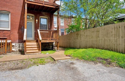 Shaw Casa | Breathtaking Unit in Shaw - 4 Queen beds 1E