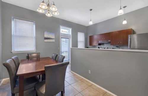 Shaw Casa | Breathtaking Unit in Shaw - 4 Queen beds 1W