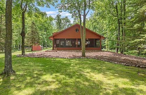 Crosby Casa | Breathtaking Up North lake cabin experience.