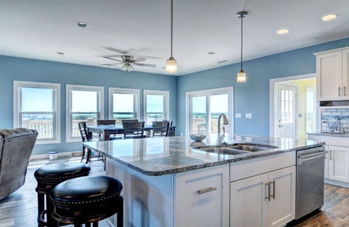 North Topsail Beach Casa | Impresionante hogar: Wifi, kayaks y más!
