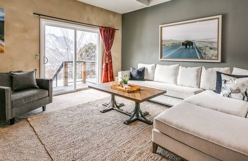 Glenwood Springs Casa | Breathtaking Views Mountain Modern Estate Hot Tub