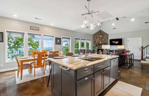 Lookout Mountain Casa | Breathtaking View - Soaking Tub - Fire Pit - Grill