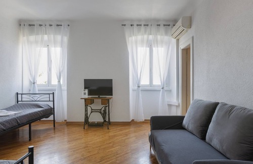 San Giovanni-Chiadino-Rozzol Apartamento | Breathtaking view of the infinite sea, an oasis of peace in the greenery