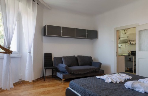 San Giovanni-Chiadino-Rozzol Apartamento | Breathtaking view of the infinite sea, an oasis of peace in the greenery