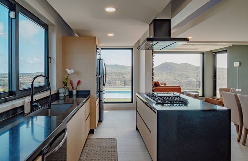 Jamanota Casa | Breathtaking views on top of the Jamanota Hill - New Modern Residence