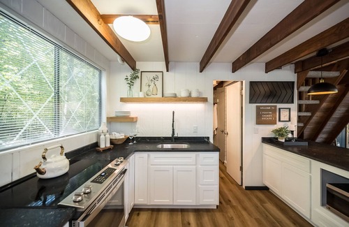 Innsbrook Chalet De Esquí | Breathtaking Views + Private Beach