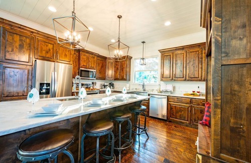 Broken Bow Cabina | Breathtaking views, rare find!
