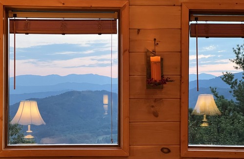Marion Cabina | Breathtaking Views, Stargazing from Hot-tub!