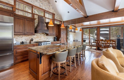 Blue River Casa | Breathtaking Views in Secluded Luxury Cabin in Breckenridge
