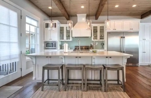 Langley Casa | Breathtaking waterfront property with game room and 3 waterfront decks!