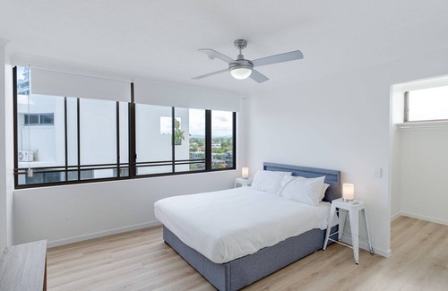 Labrador Apartamento | Breathtaking Waterviews Deluxe 2 Bedroom Apartment