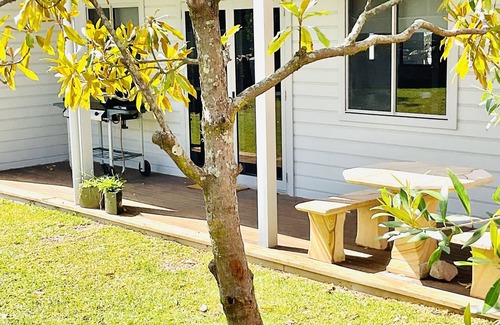 Buff Point Casa | Breathtakingly Charming Cottage With Water Views