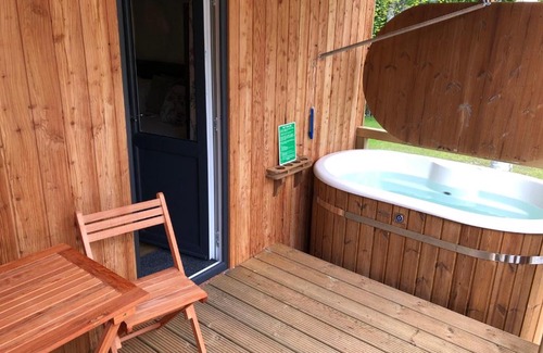 Lewiston Apartamento | Breckland Lodge 2 with Hot Tub