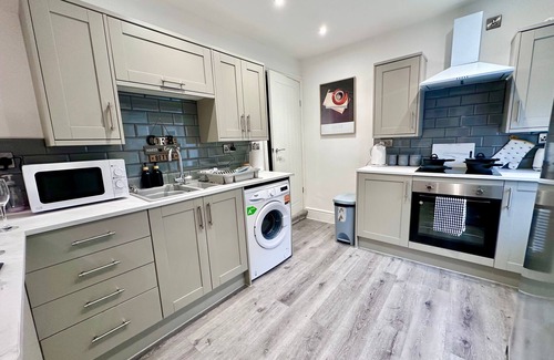 Pontsticill Casa | Brecon Beacons Cottage with Cinema Room, Sleeps 5