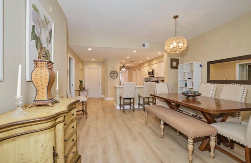 Tropical Cove Condominio | Breeze On In to our 1st floor condo in Lexington Country Club, Ft Myers.