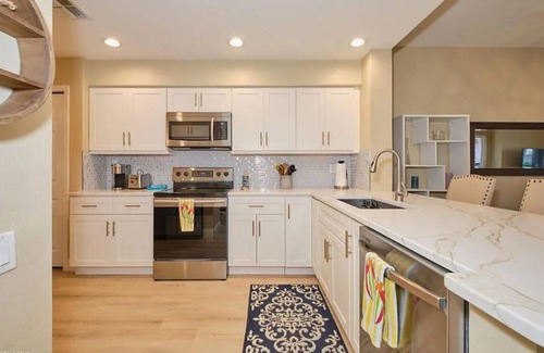 Tropical Cove Condominio | Breeze On In to our 1st floor condo in Lexington Country Club, Ft Myers.