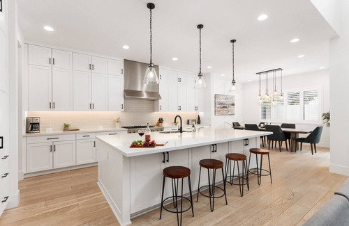 Wilshire Terrace Casa | Breeze - Sparkling Pool - Mins to Old Town
