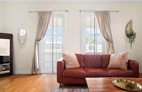 Parque Apartamento | Breezy beach apt, steps to the sand! Full AC too - 18 Up