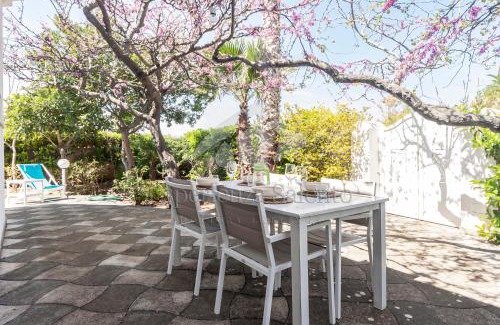 Marina di Mancaversa Casa | Breezy Beach House