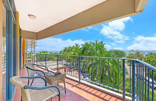 Darwin City Centre Apartamento | Breezy Harbourfront Resort Escape with Tropical Pool
