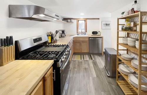 Town of Marbletown Cabina | Breezy Hill 3BR Modern & Quiet Home in Catskills