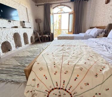 Siwa Hotel | Breezy island Hotel