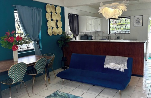 Corinthe Casa | Breezy Lucian Bliss 10 minutes from Centre Attractions!